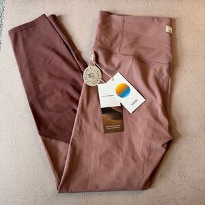 NWT Vuori Colorblock Legging